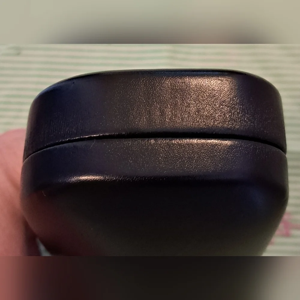 EUC Coach Black Leather Unisex Hard Shell Sunglass Eye Glasses Case w/ Cloth